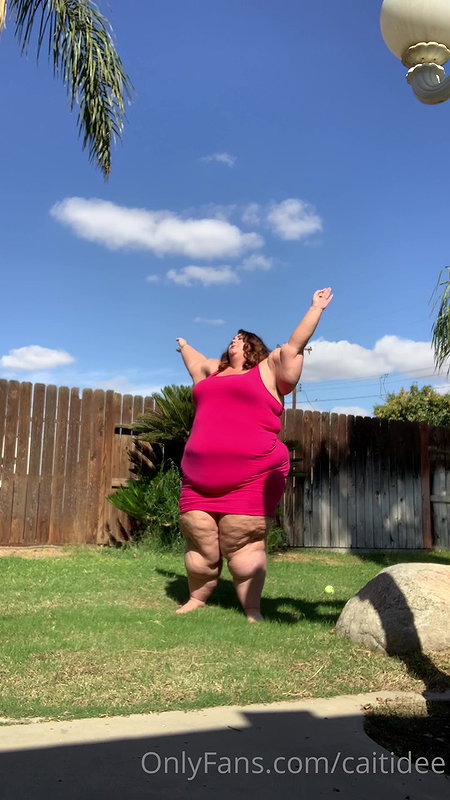 Busty BBW Pornstar Jayden Hart Shows Off Her Amazing Body_d2efcdc8