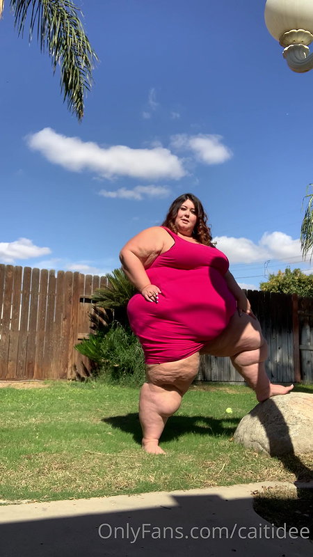 Busty BBW Pornstar Jayden Hart Shows Off Her Amazing Body_d2efcdc8