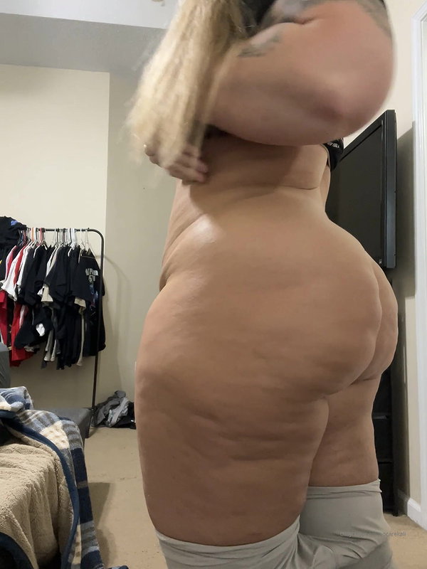 Chubby Stunner Tiffany Star BBW Bangs a Lucky Old Man_6af88d78