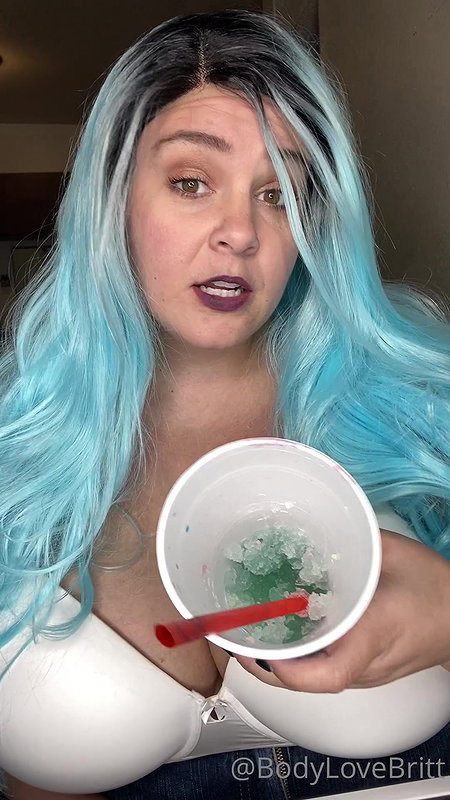 Colossal BBW Erin Green Shoves a Dildo Up Her Fat Pussy_79fd7f83