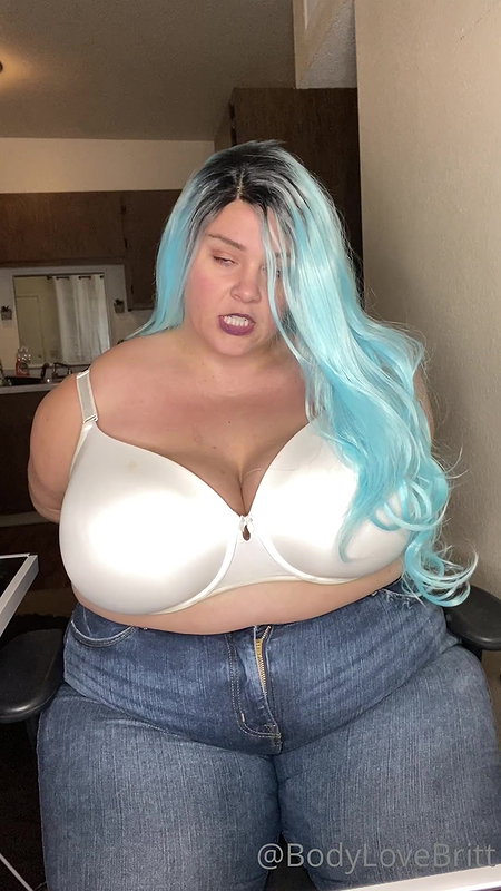 Colossal BBW Erin Green Shoves a Dildo Up Her Fat Pussy_79fd7f83