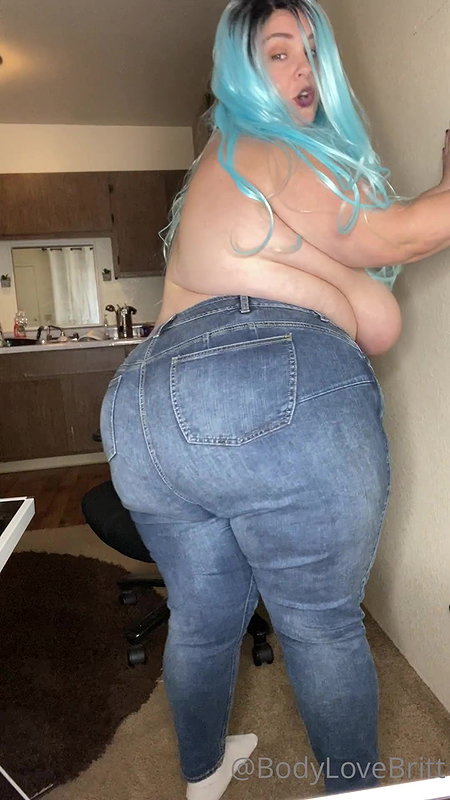 Colossal BBW Erin Green Shoves a Dildo Up Her Fat Pussy_79fd7f83