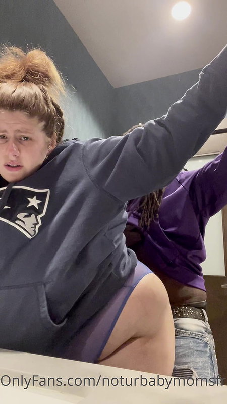 Ebony bbw playing with her phat pussy_16c36ce9