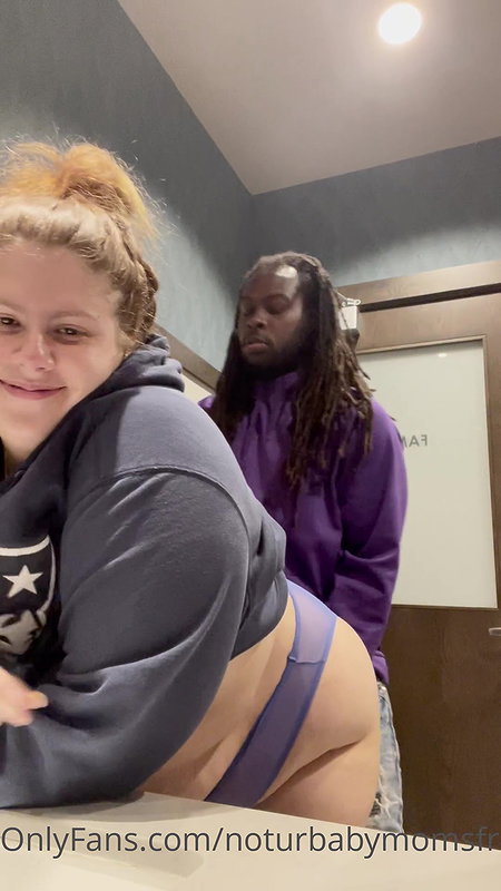 Ebony bbw playing with her phat pussy_16c36ce9