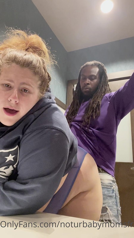 Ebony bbw playing with her phat pussy_16c36ce9