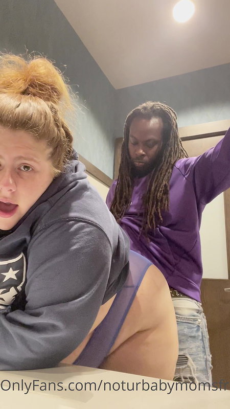 Ebony bbw playing with her phat pussy_16c36ce9