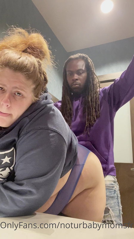 Ebony bbw playing with her phat pussy_16c36ce9