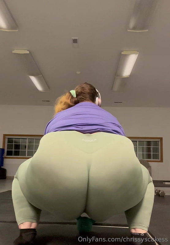 Horny SSBBW Crystal Blue Calls an Old Man to Fuck Her in The Ass_73ae3cca