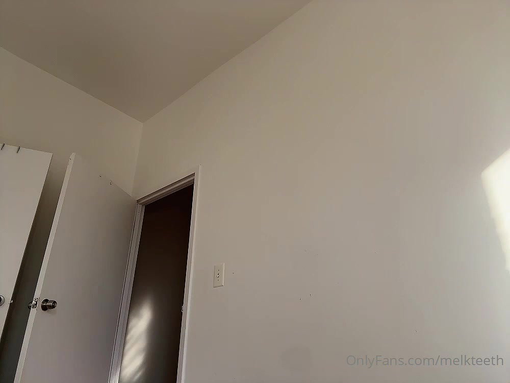 Huge and sloppy BBW tongue_0d07bfd2