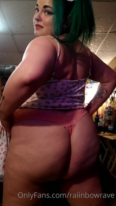 In the closet video. Bbw_4e03f87e