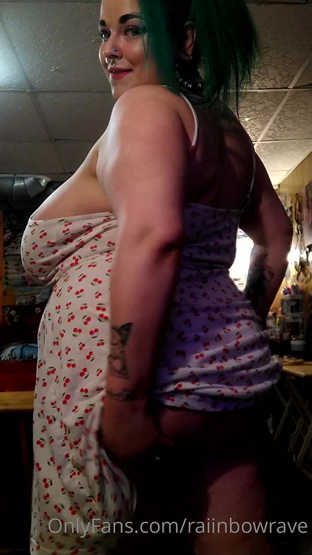 In the closet video. Bbw_4e03f87e