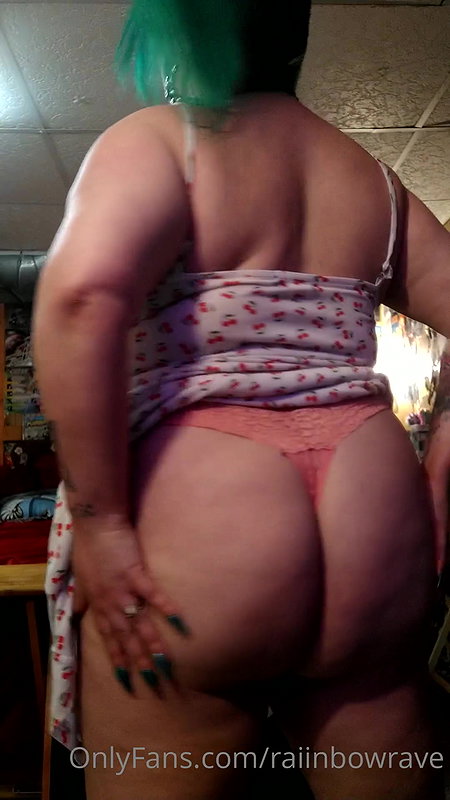 In the closet video. Bbw_4e03f87e