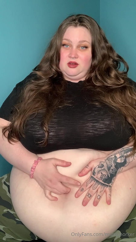 Juicy BBW Brunette Kira Goes For A Hot Jiggly Ride On A Big Bouncing Cock- Skankery_8024e9b9