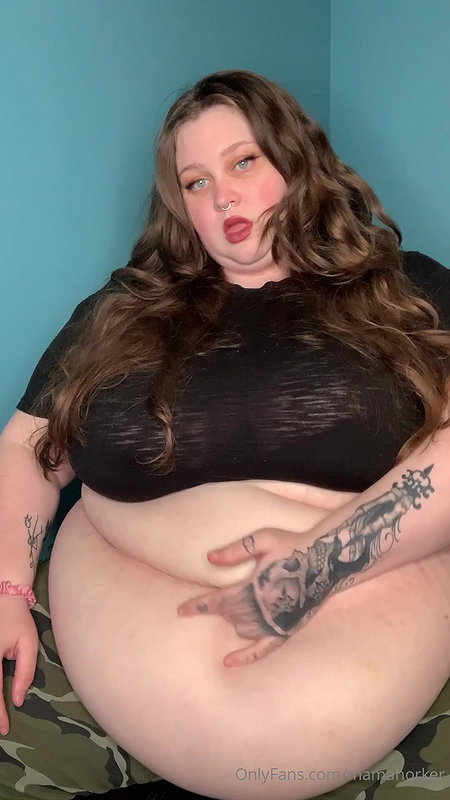Juicy BBW Brunette Kira Goes For A Hot Jiggly Ride On A Big Bouncing Cock- Skankery_8024e9b9