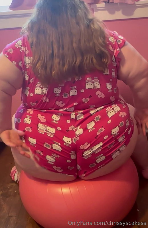 Latina BBW devours tiny cock_cb6c1a41