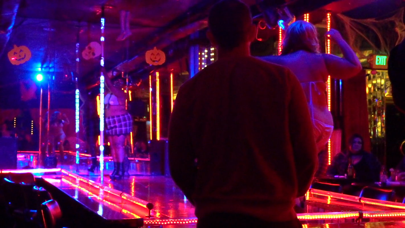 Mature BBW Sara Jay Finger Fucks In The Bathroom What A Hot Shower_68543626