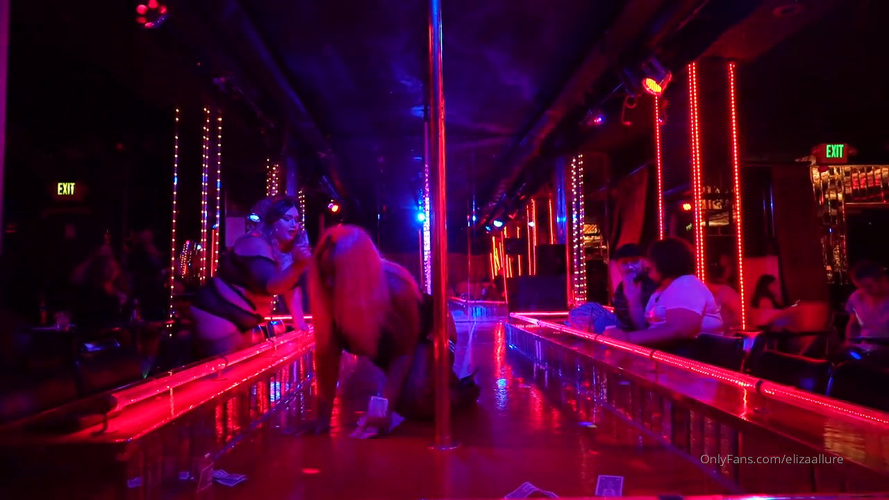 nerdy milf takes one coffee and one big cock japanese bbw femdom big ass_3996d64e