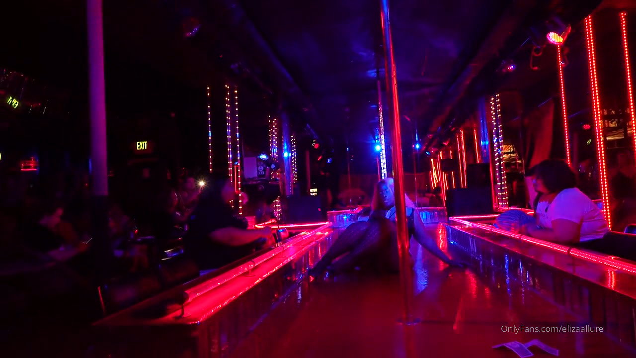 nerdy milf takes one coffee and one big cock japanese bbw femdom big ass_3996d64e