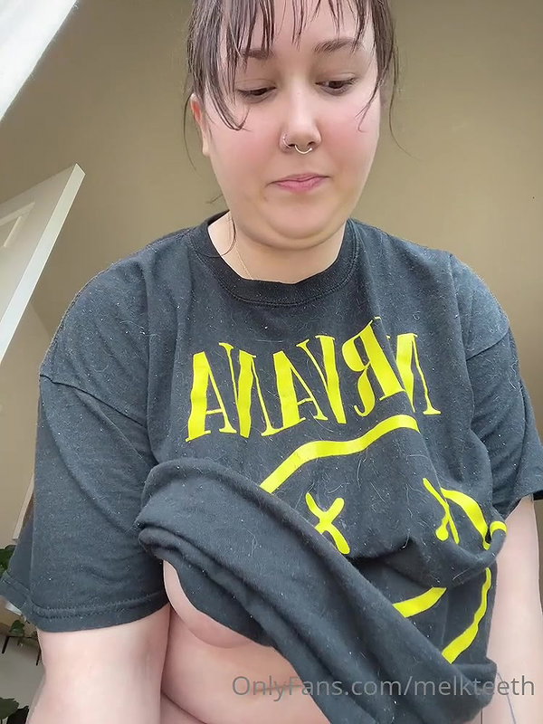 Older BBW Lady Lynn Invites a Lucky Guy to Enjoy Her Fat Pussy_7f432f9f