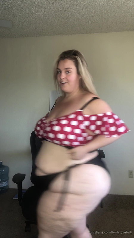 pregnant busty bbw twerking for the first time_67a18c20