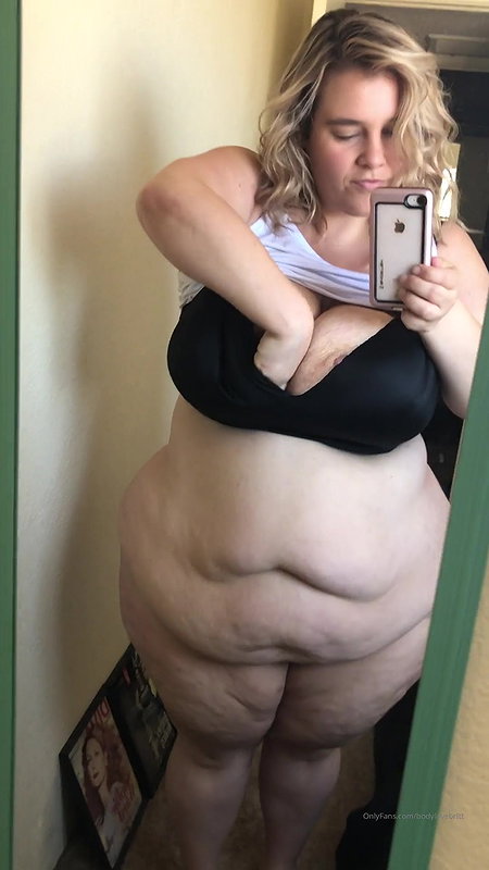 Red head BBW playing with her fat pussy_cbc8daf3