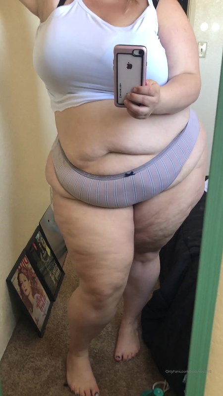 Red head BBW playing with her fat pussy_cbc8daf3