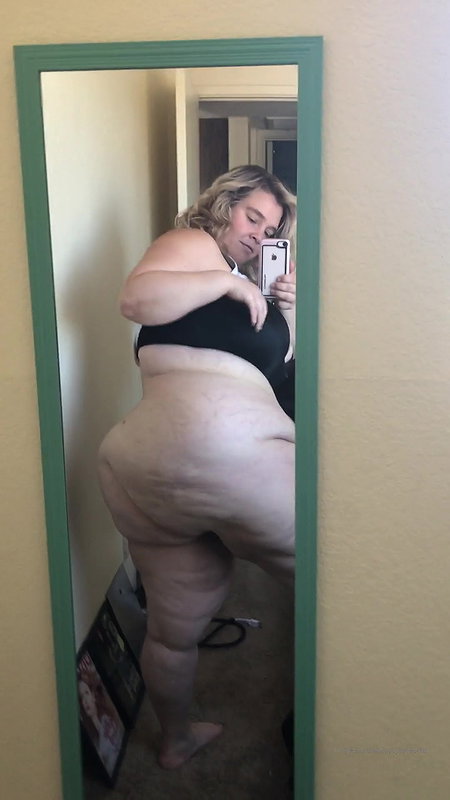 Red head BBW playing with her fat pussy_cbc8daf3