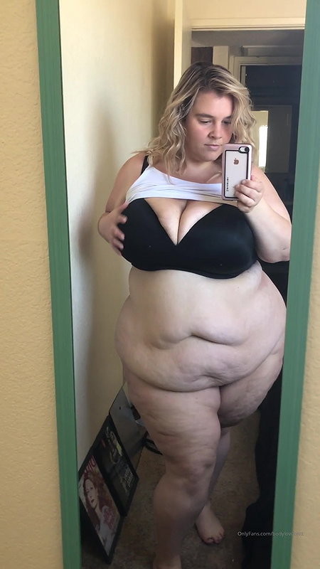 Red head BBW playing with her fat pussy_cbc8daf3