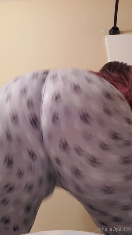 Small BBW uses bullet vibrator until she shakes and cums_74579b5c