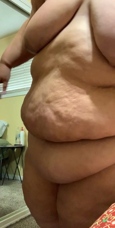 SOLO BBW WITH HUGE TITS SUCKS HER TOES_d6f18735