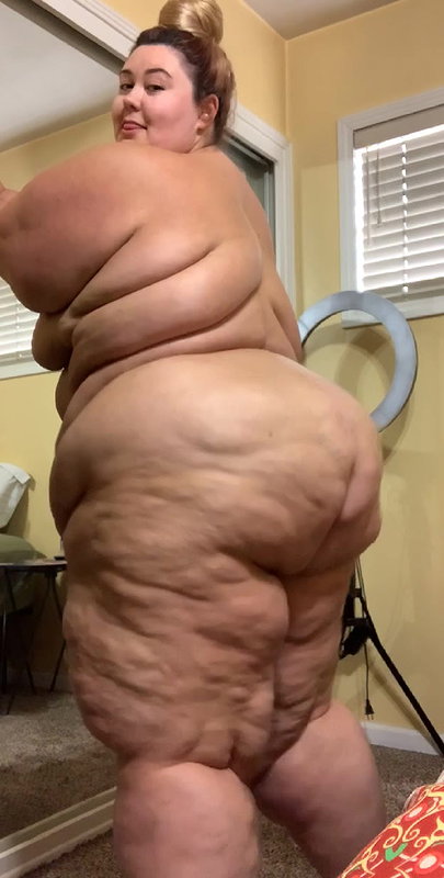 SOLO BBW WITH HUGE TITS SUCKS HER TOES_d6f18735