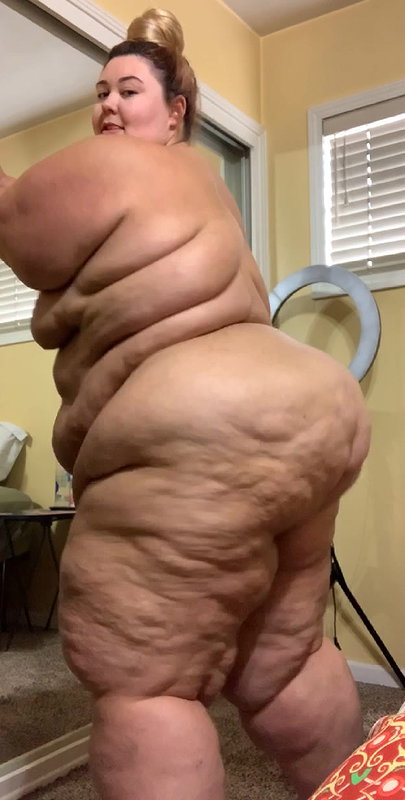 SOLO BBW WITH HUGE TITS SUCKS HER TOES_d6f18735