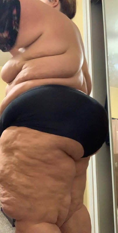 SSBBW Dumplin First Time Squashing Her Boyfriend_72e88c2d