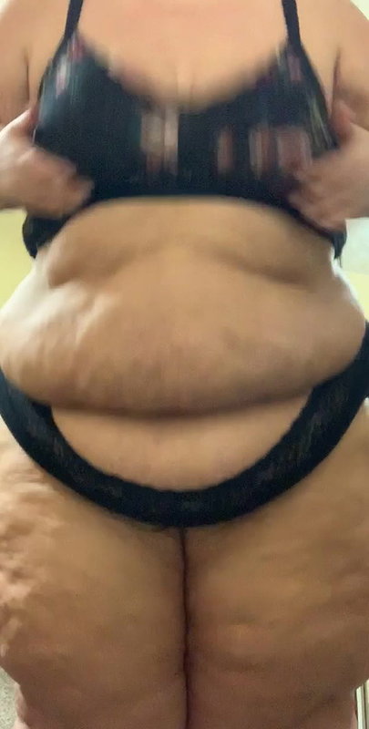 SSBBW Dumplin First Time Squashing Her Boyfriend_72e88c2d