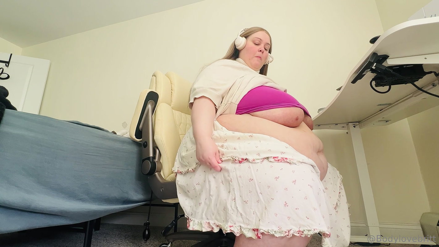 SSBBW Ivy Davenport Big Belly Jiggle_c3e960d9