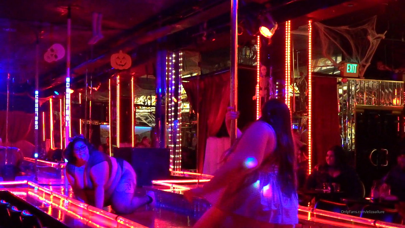 Thicc BBW has to stay quiet cuz daddys home_cffe742f