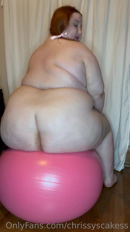 Thick BBW lesbos Kelly Staxxx and Sheridan Love passionately eat ass and use sex toys_1a7763be