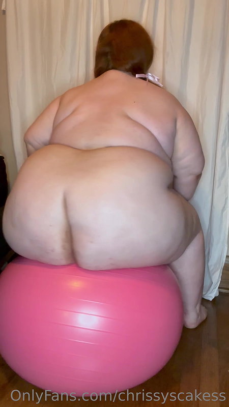 Thick BBW lesbos Kelly Staxxx and Sheridan Love passionately eat ass and use sex toys_1a7763be