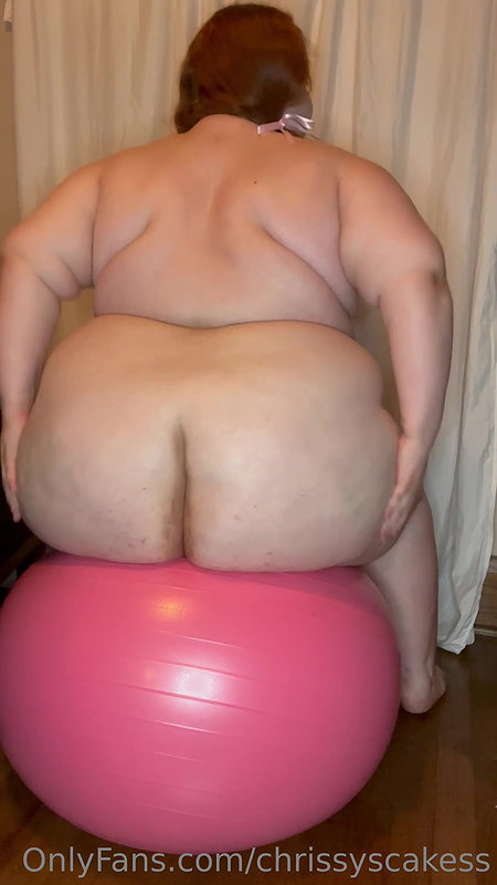 Thick BBW lesbos Kelly Staxxx and Sheridan Love passionately eat ass and use sex toys_1a7763be