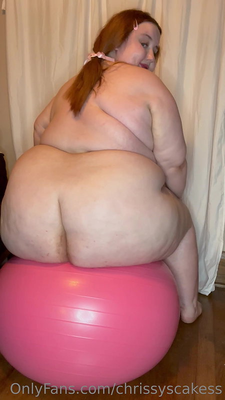 Thick BBW lesbos Kelly Staxxx and Sheridan Love passionately eat ass and use sex toys_1a7763be