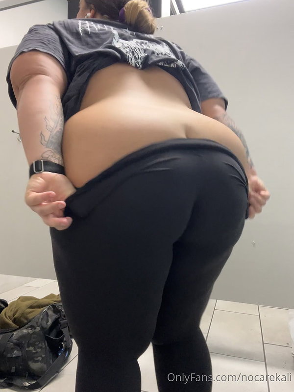 Your favourite BBW playing solo in maid outfit_c344ecd0