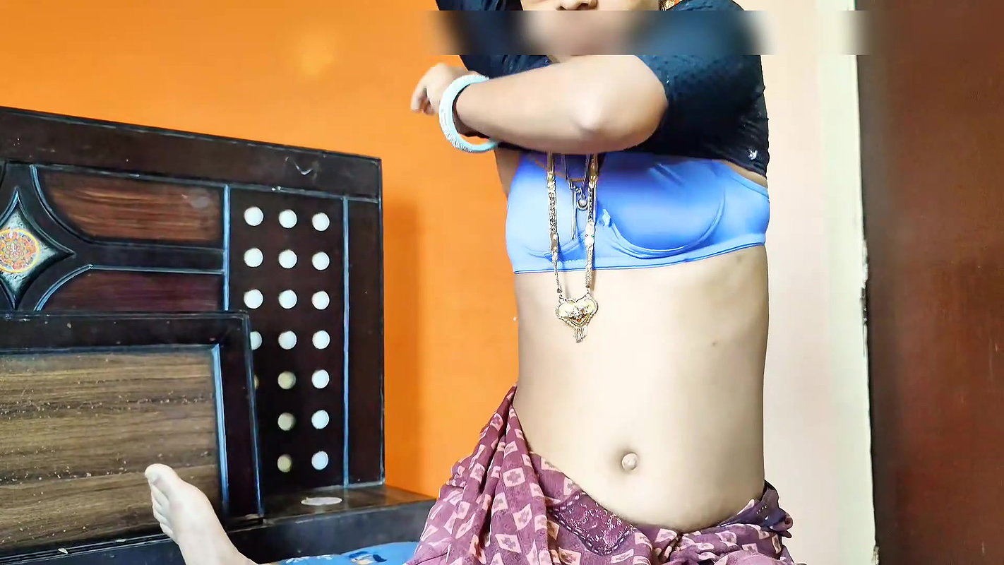 The sister-in-law of the Desi village takes semen in her mouth with a big desi cock.