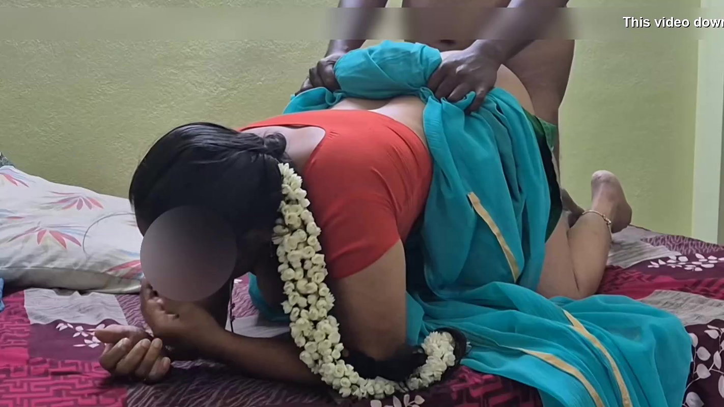 Sexy Body Desi Wife in Red Blouse & Saree Missionary and Doggy Style Pussy Creampie Fucking