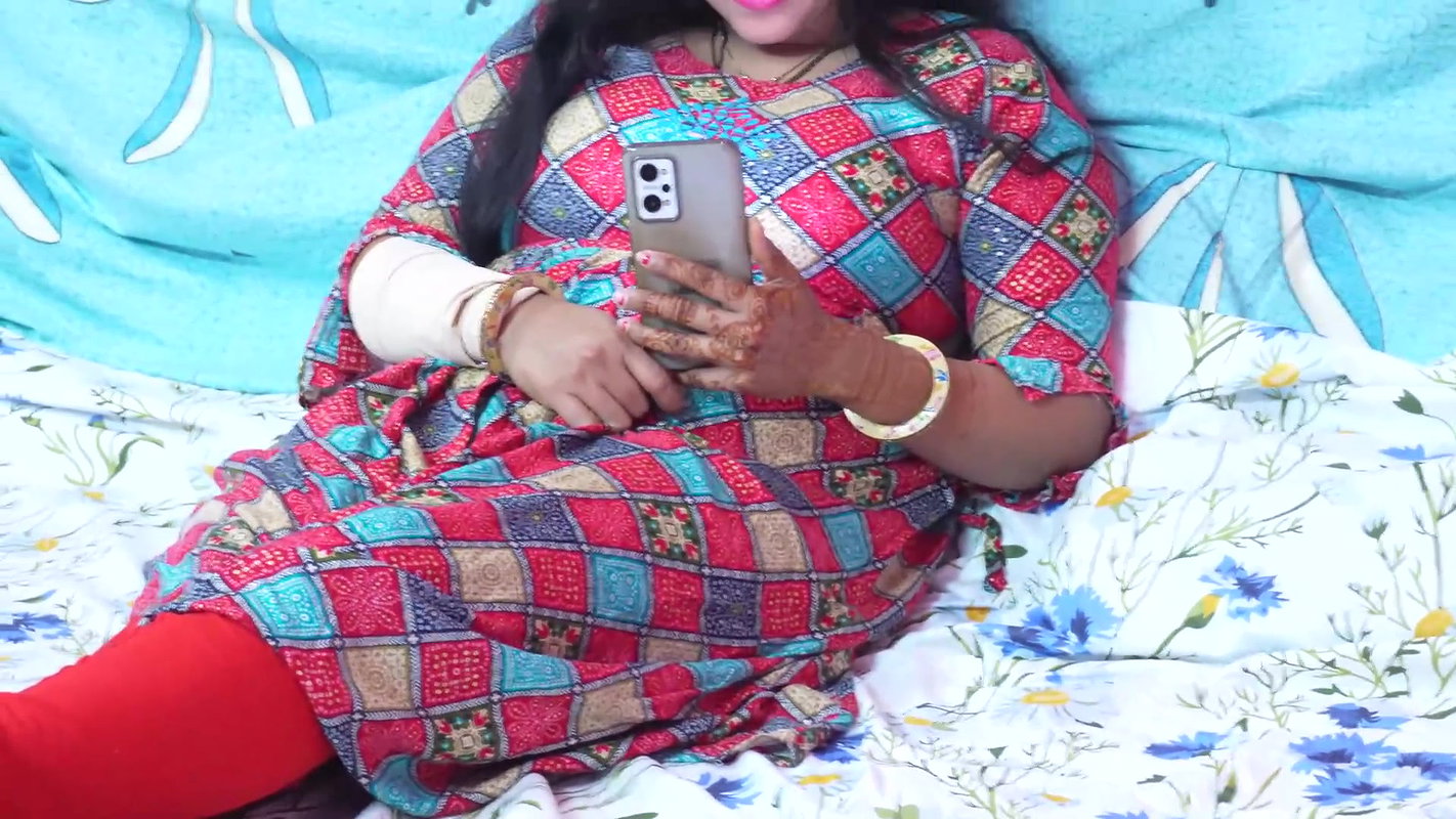 I Saw My Stepsister Showing Her Body to Her Boyfriend Over a Video Call