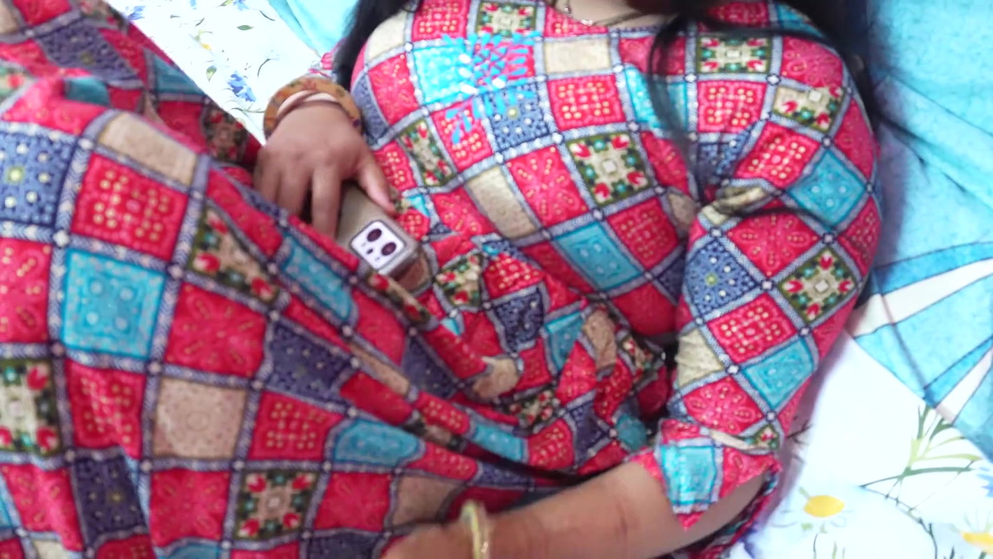 I Saw My Stepsister Showing Her Body to Her Boyfriend Over a Video Call