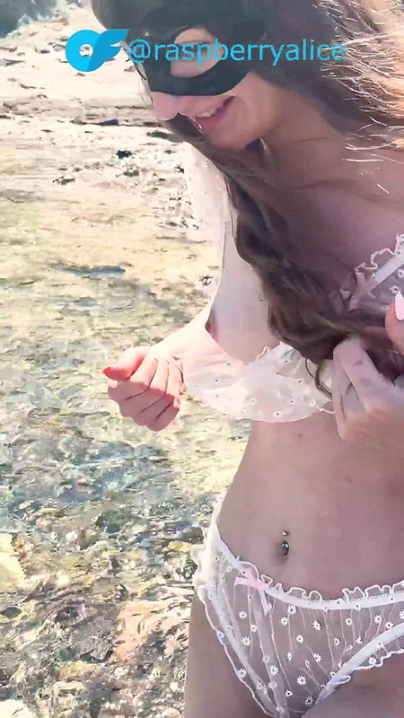 Meru the Succubus getting fucked at the beach_18034f41