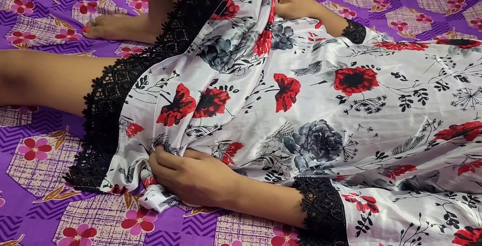 Desi bhabhi ko devar ne apane yaar ke sath kiya Ganda kam.