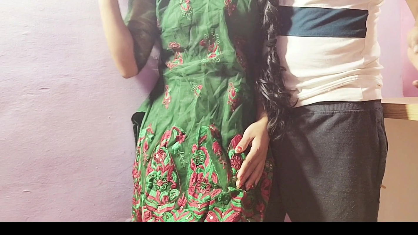 Desi bhabhi ko devar ne Kone me lekar choda.