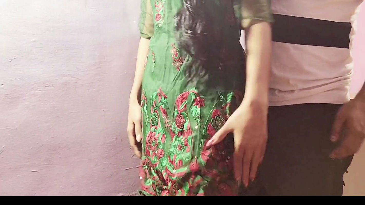 Desi bhabhi ko devar ne Kone me lekar choda.