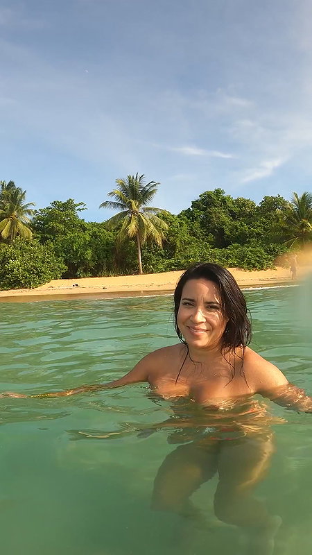 Big Booty Latina Anastaysha Benz Fucks BBC on the Beach_ae53d913